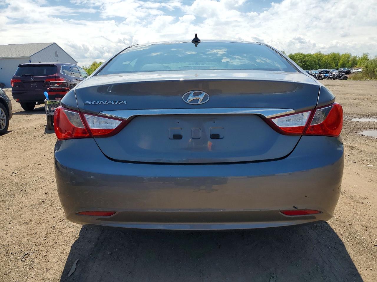 2013 HYUNDAI SONATA GLS photo 11