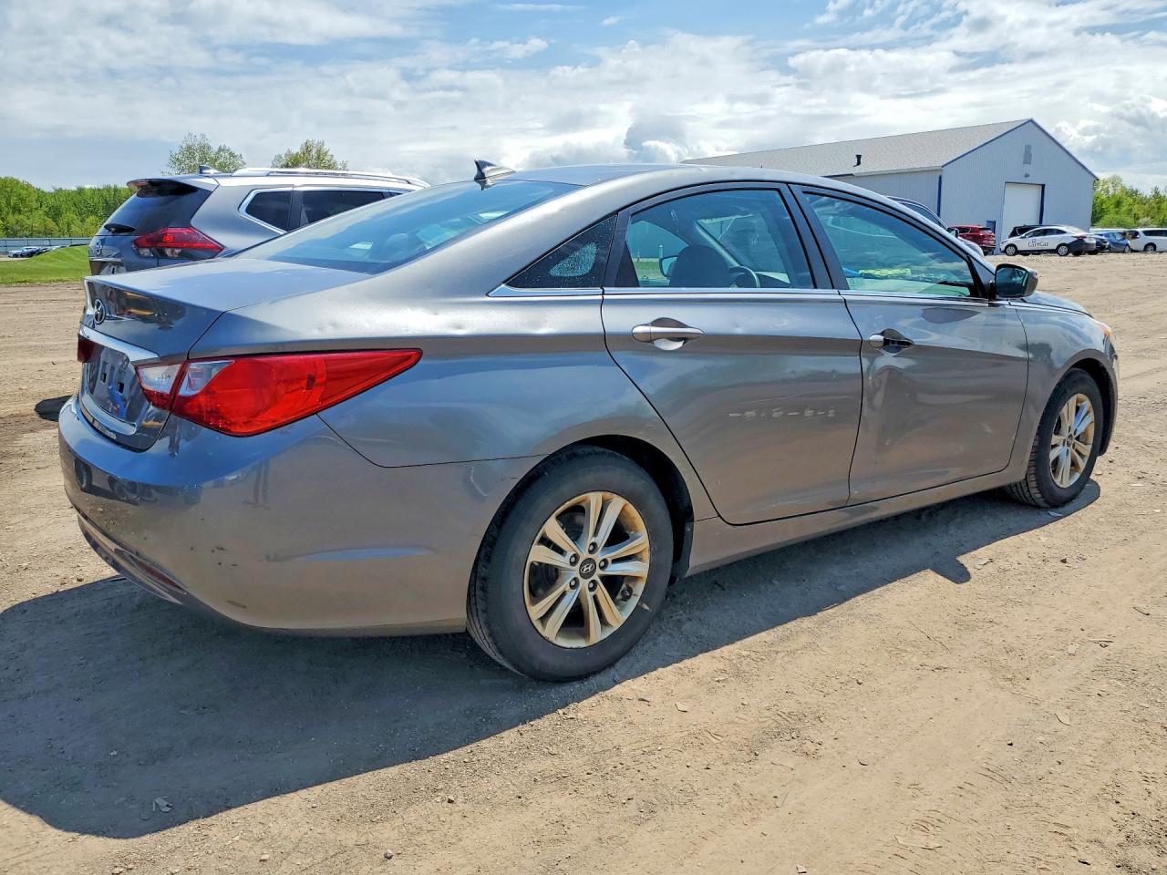 2013 HYUNDAI SONATA GLS photo 5