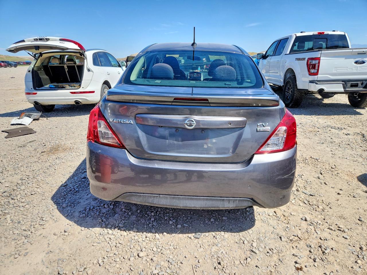 2019 NISSAN VERSA SV photo 11
