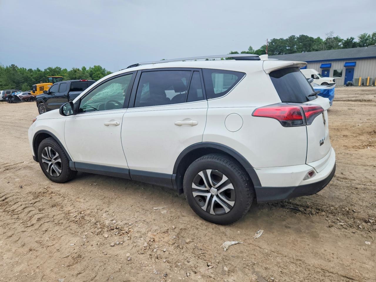 2017 TOYOTA RAV4 LE photo 2