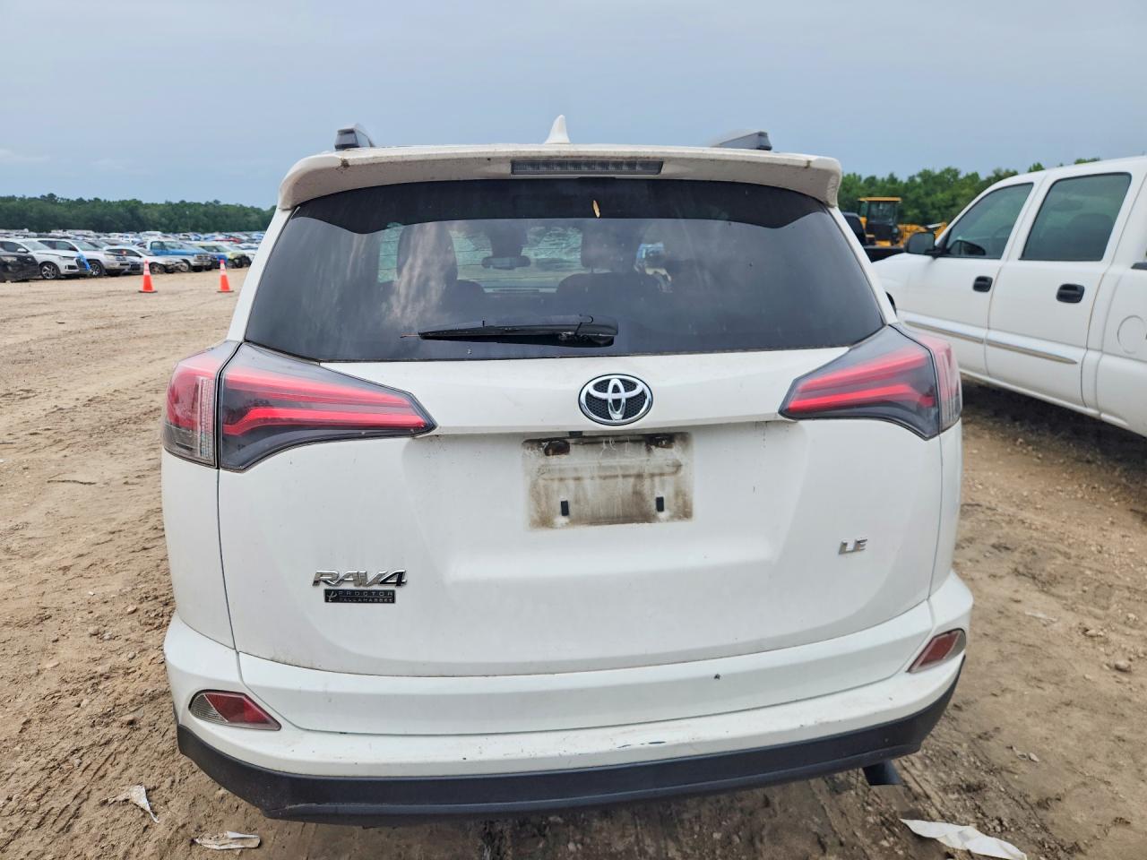 2017 TOYOTA RAV4 LE photo 6