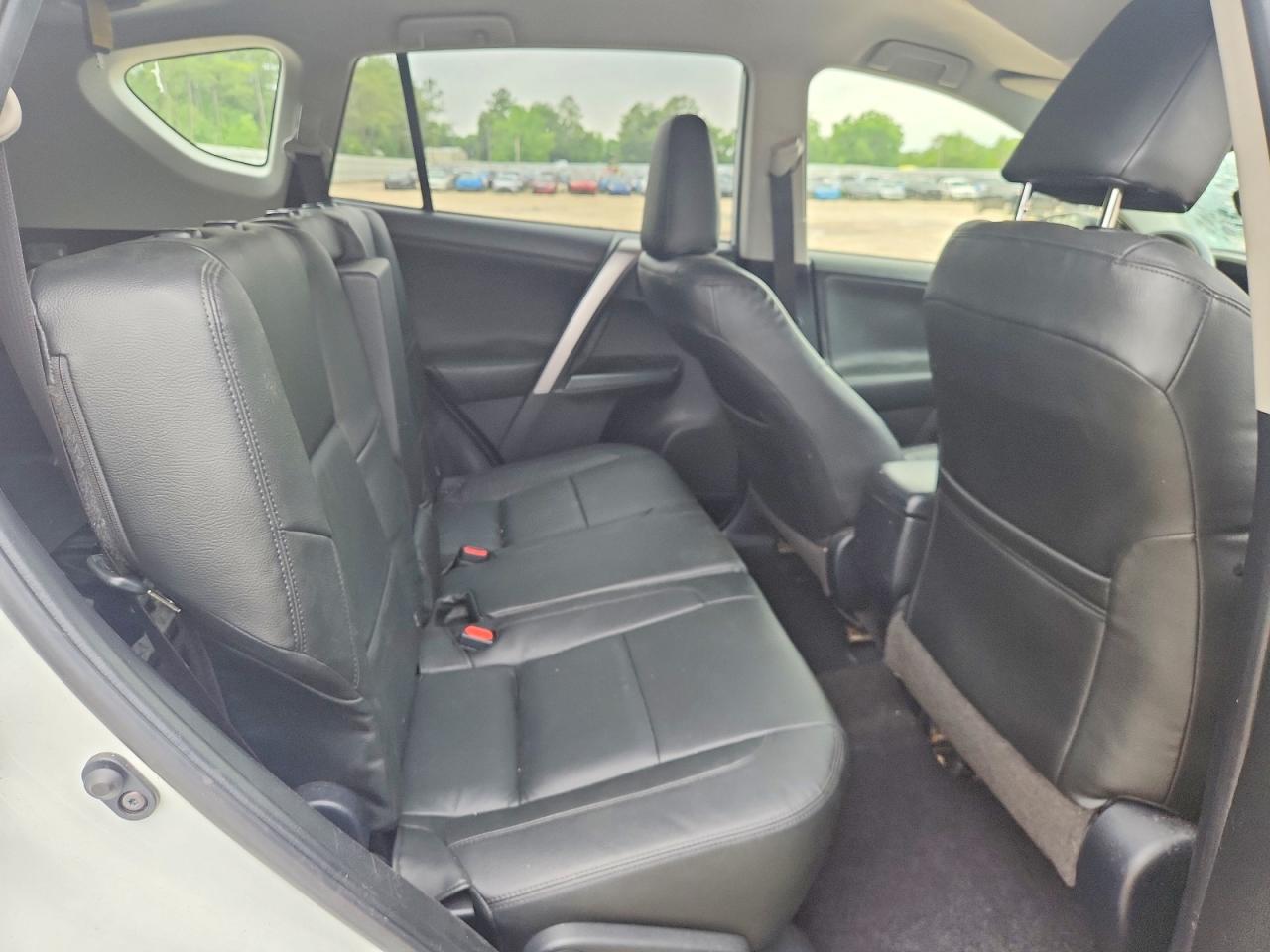 2017 TOYOTA RAV4 LE photo 11