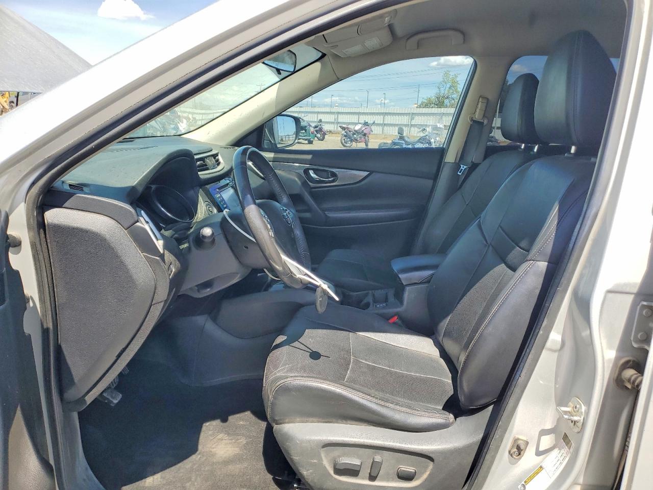 2014 NISSAN ROGUE SL photo 13