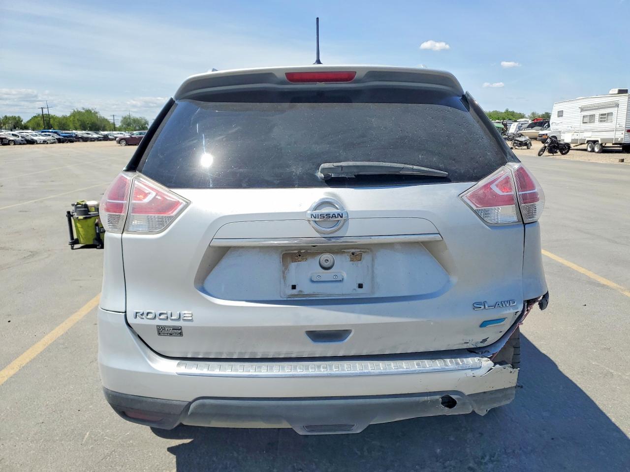 2014 NISSAN ROGUE SL photo 11