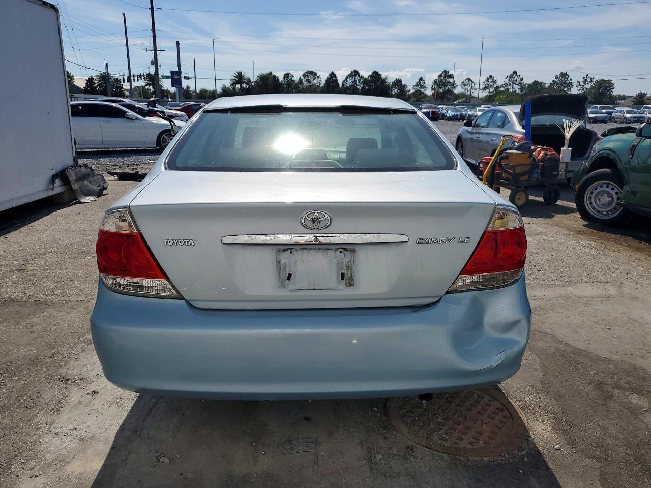 2005 TOYOTA CAMRY LE photo 11
