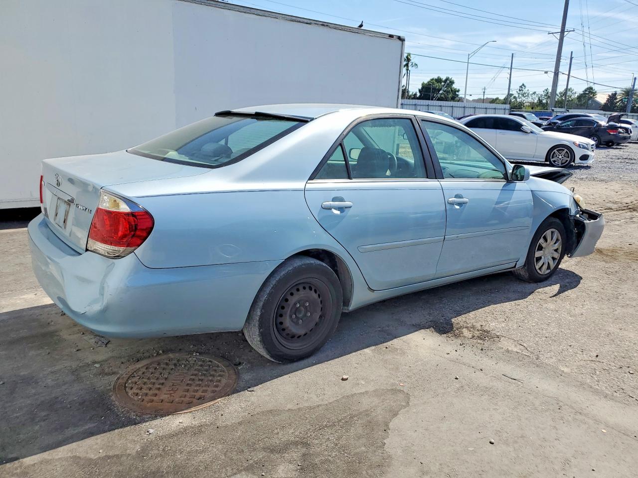 2005 TOYOTA CAMRY LE photo 5