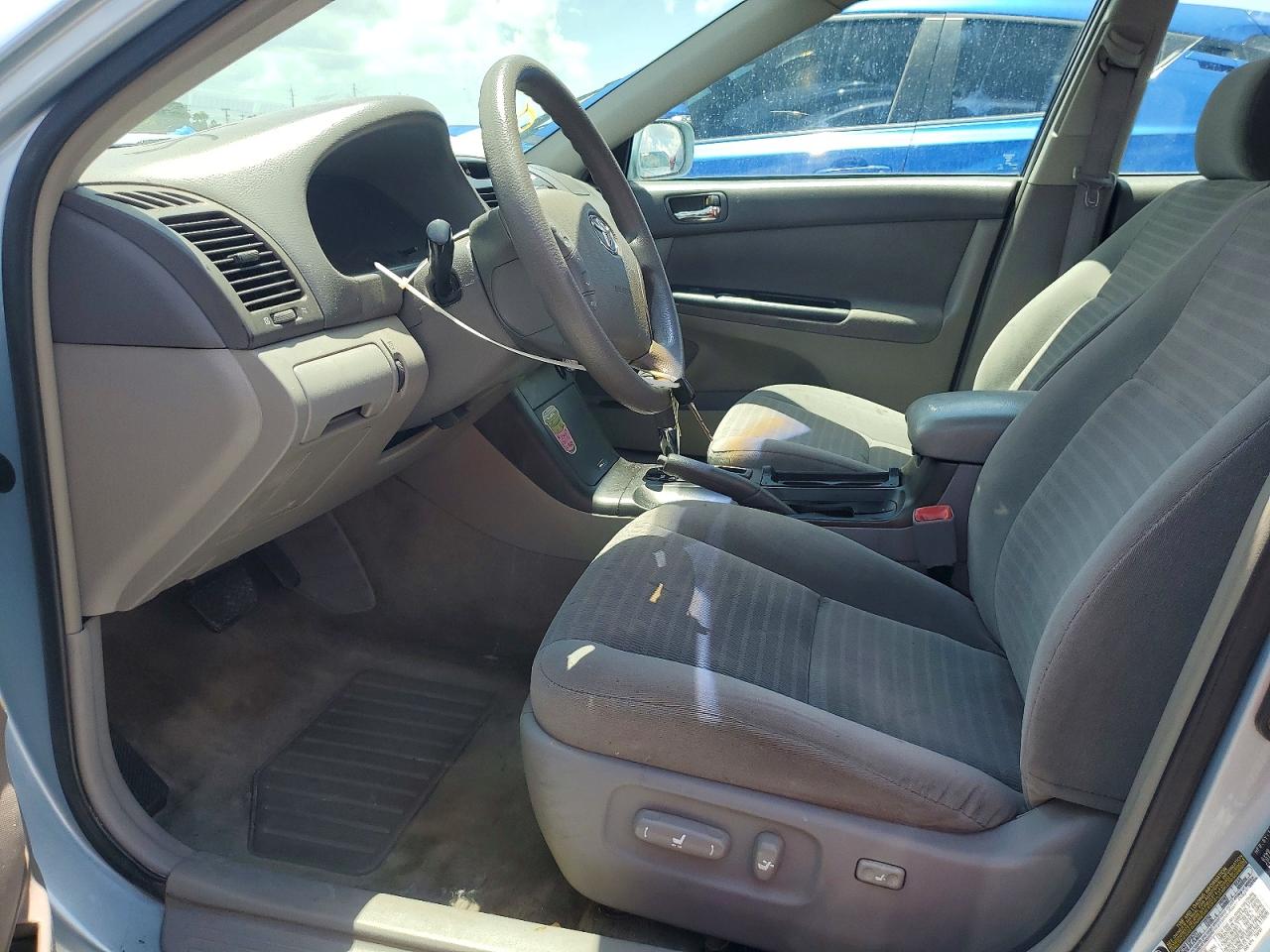 2005 TOYOTA CAMRY LE photo 13