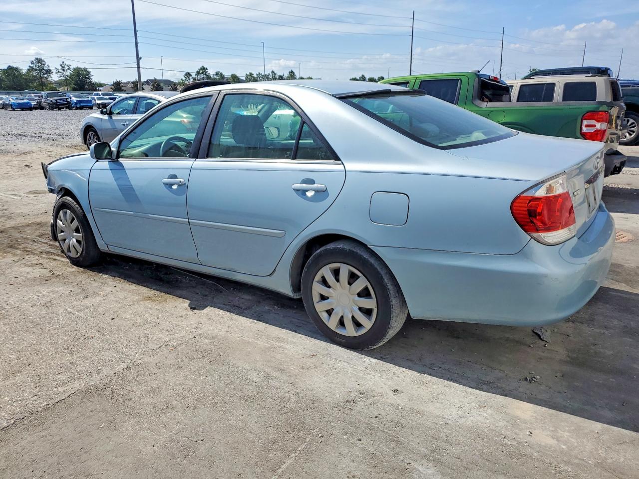 2005 TOYOTA CAMRY LE photo 3