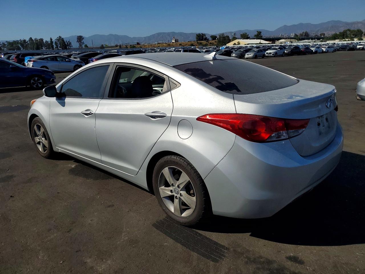 2013 HYUNDAI ELANTRA GLS photo 3