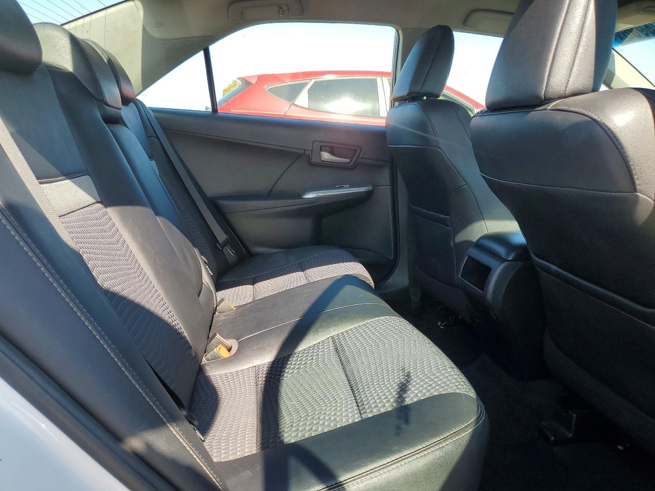 2013 TOYOTA CAMRY SE photo 28