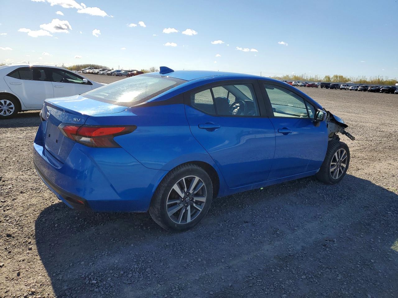 2021 NISSAN VERSA SV photo 7