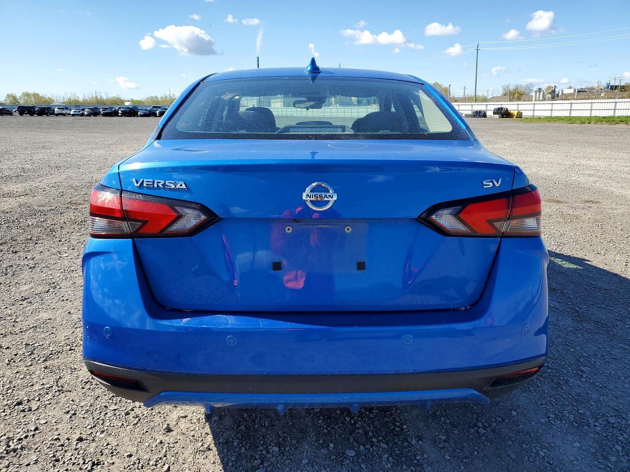 2021 NISSAN VERSA SV photo 16