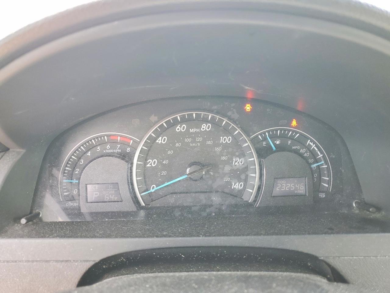 2014 TOYOTA CAMRY LE photo 17