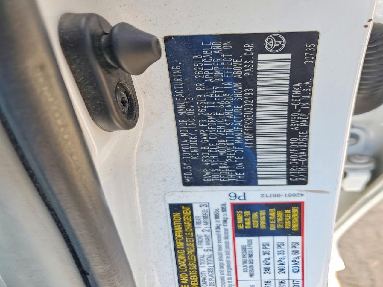 2014 TOYOTA CAMRY LE photo 23