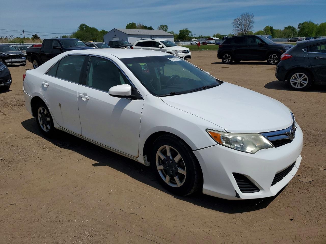 2014 TOYOTA CAMRY LE photo 7