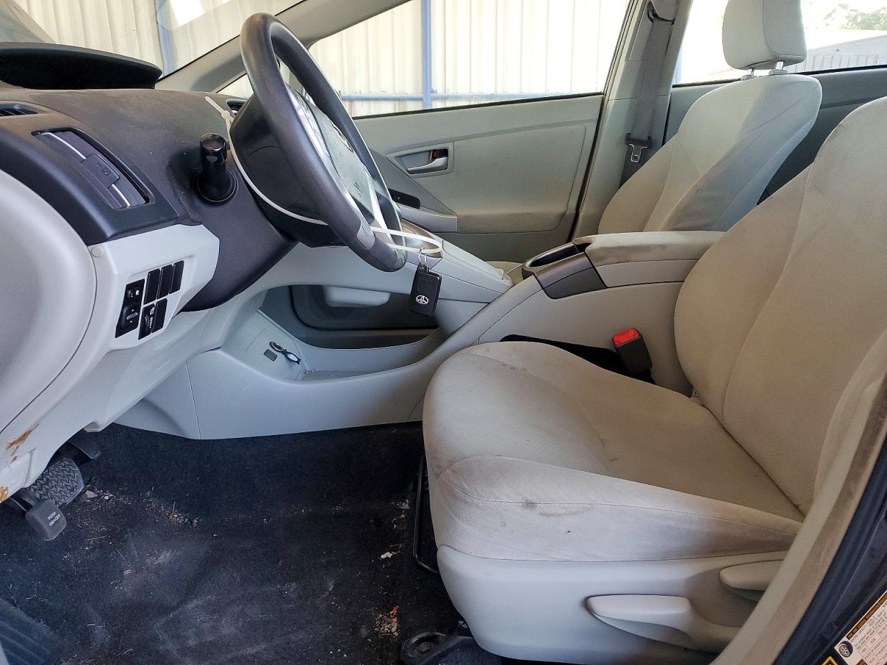 2013 TOYOTA PRIUS TWO photo 19