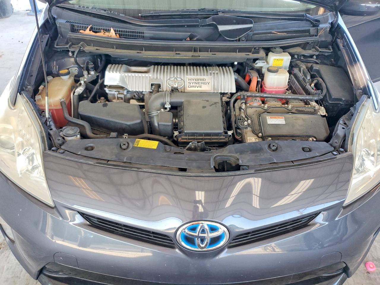 2013 TOYOTA PRIUS TWO photo 31