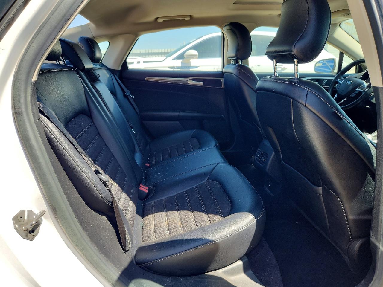 2017 FORD FUSION SE HYBRID photo 19