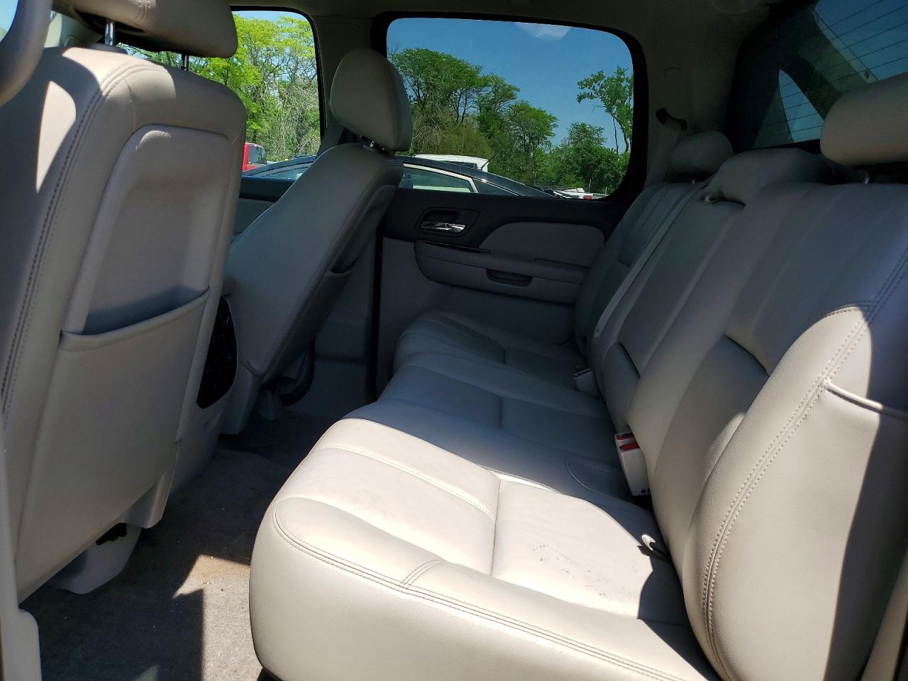 2011 CHEVROLET AVALANCHE LT photo 28