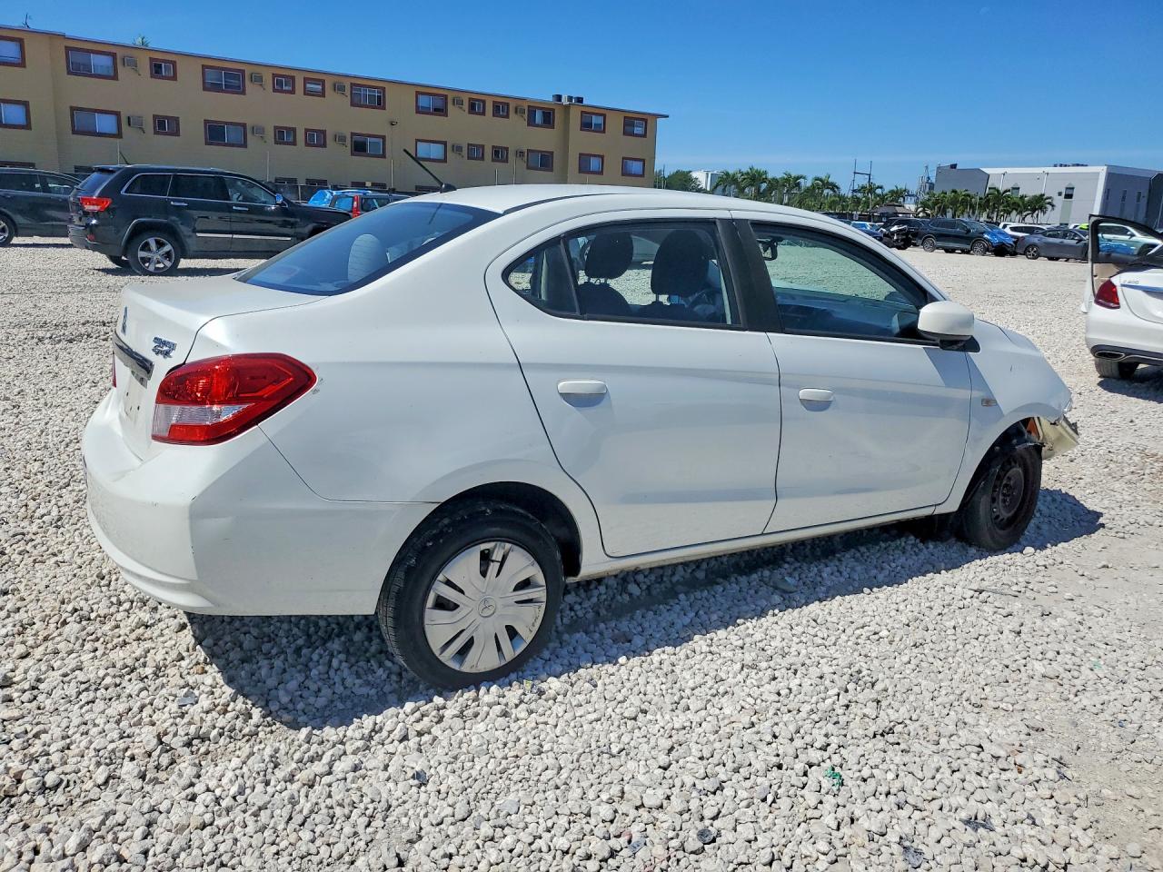 2017 MITSUBISHI MIRAGE G4 ES photo 5