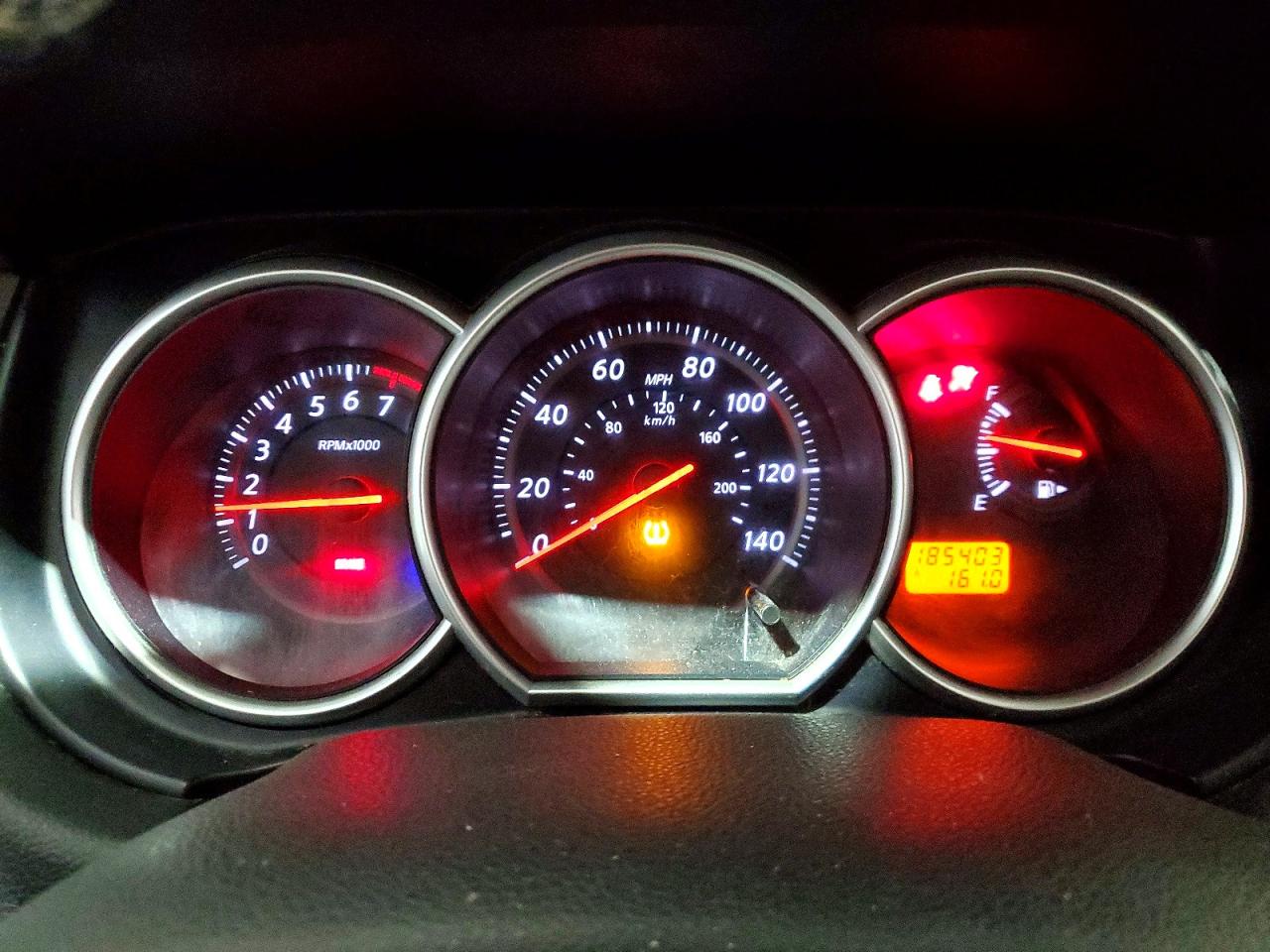 2011 NISSAN VERSA 1.8 S photo 25