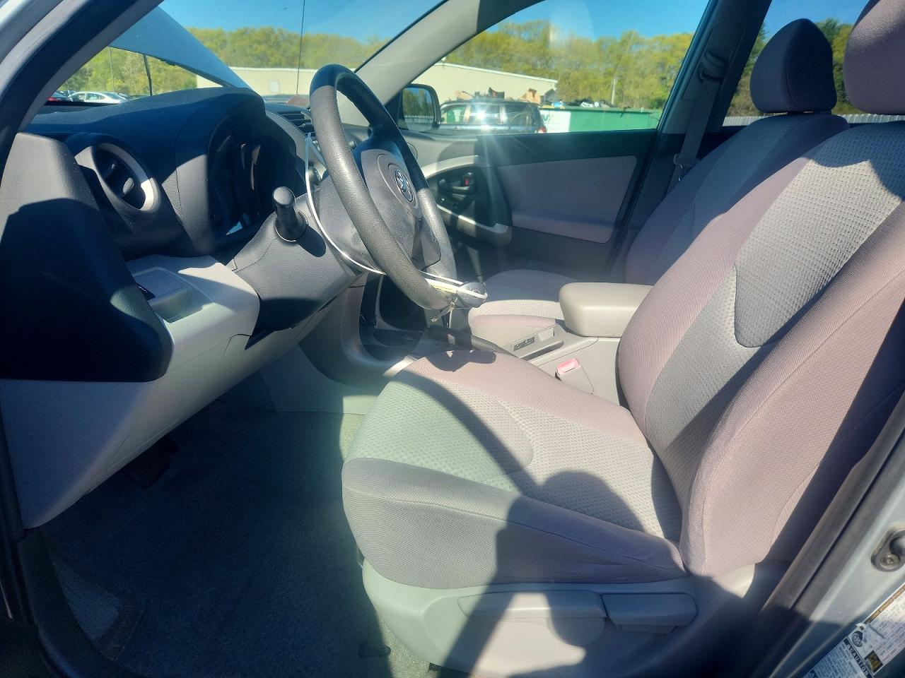 2006 TOYOTA RAV4 BASE photo 7