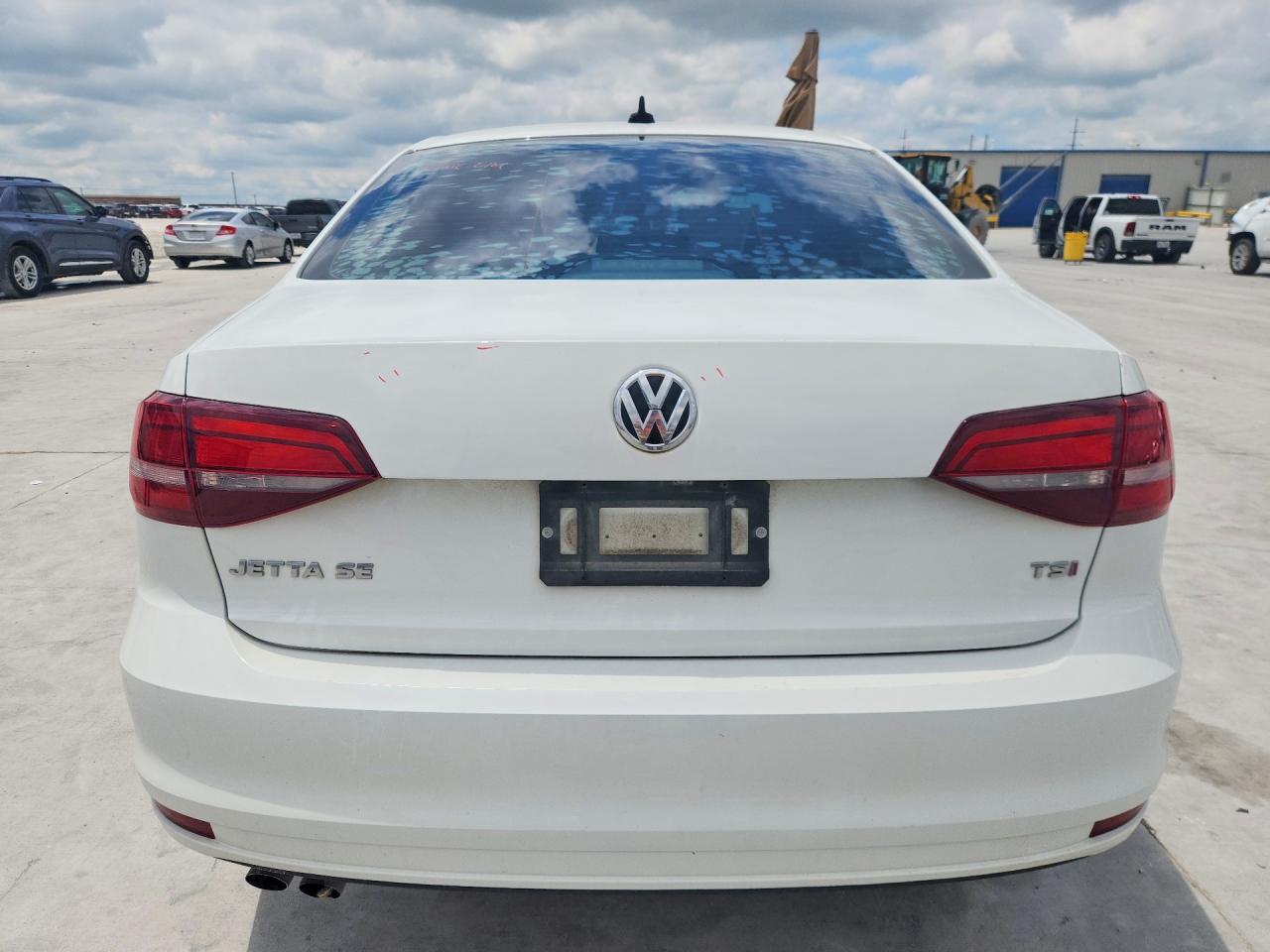 2017 VOLKSWAGEN JETTA SE photo 16