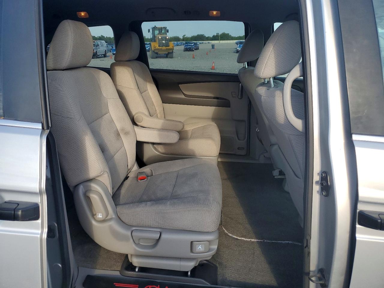 2012 HONDA ODYSSEY LX photo 21