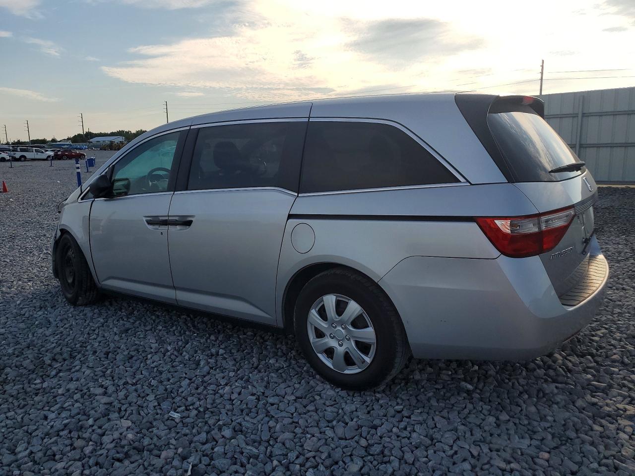 2012 HONDA ODYSSEY LX photo 3