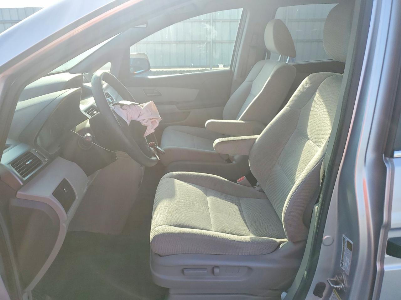 2012 HONDA ODYSSEY LX photo 13
