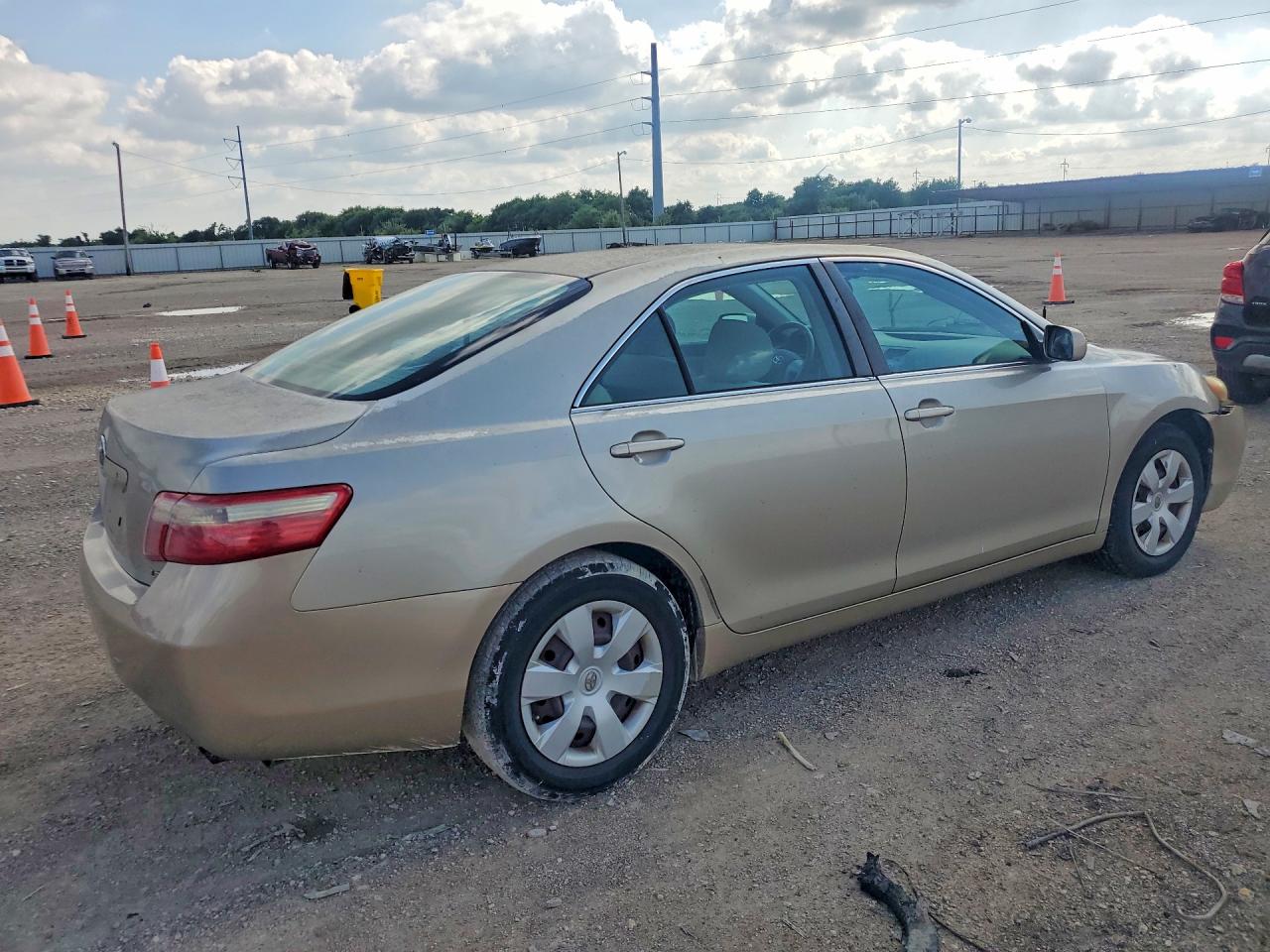 2007 TOYOTA CAMRY LE photo 7