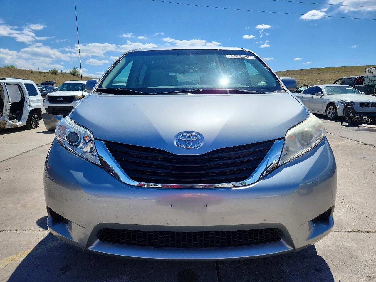 2013 TOYOTA SIENNA LE photo 9