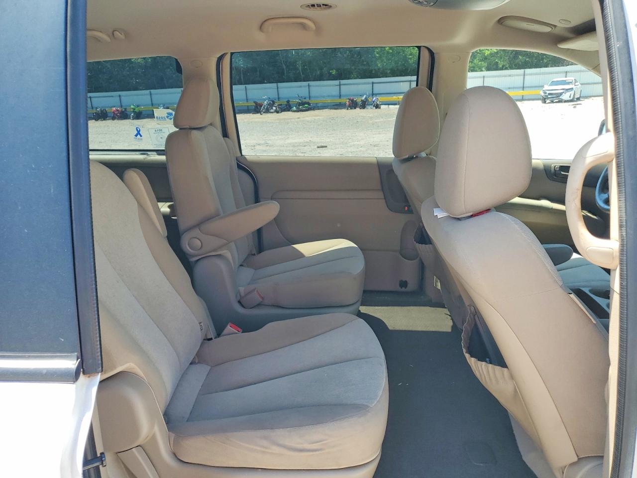 2011 KIA SEDONA LX photo 31