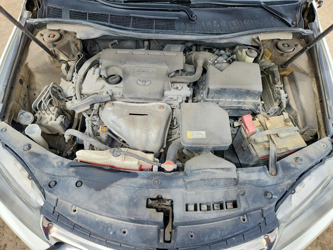 2016 TOYOTA CAMRY LE photo 11