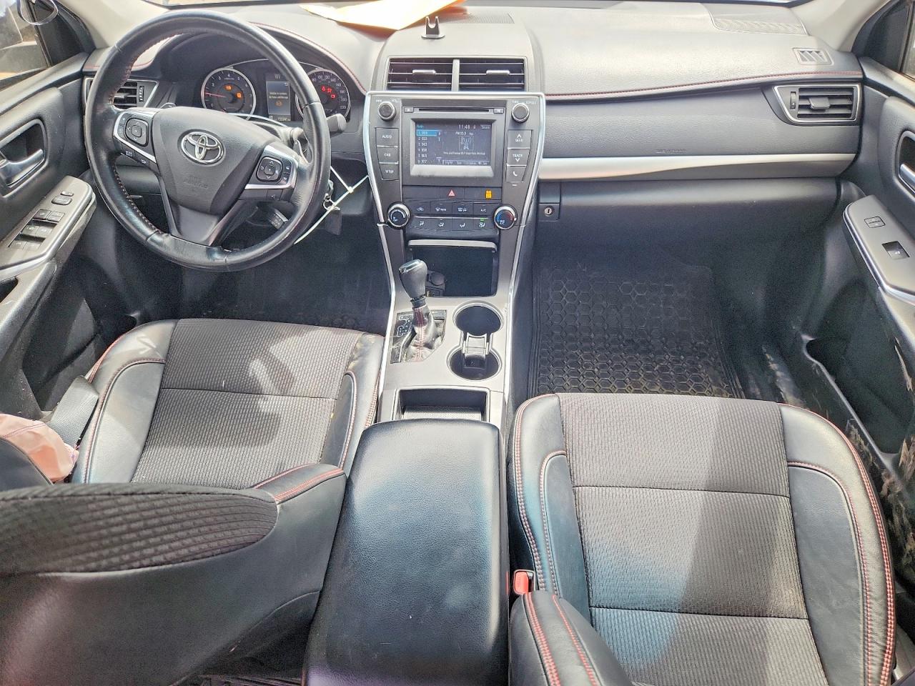 2016 TOYOTA CAMRY LE photo 8