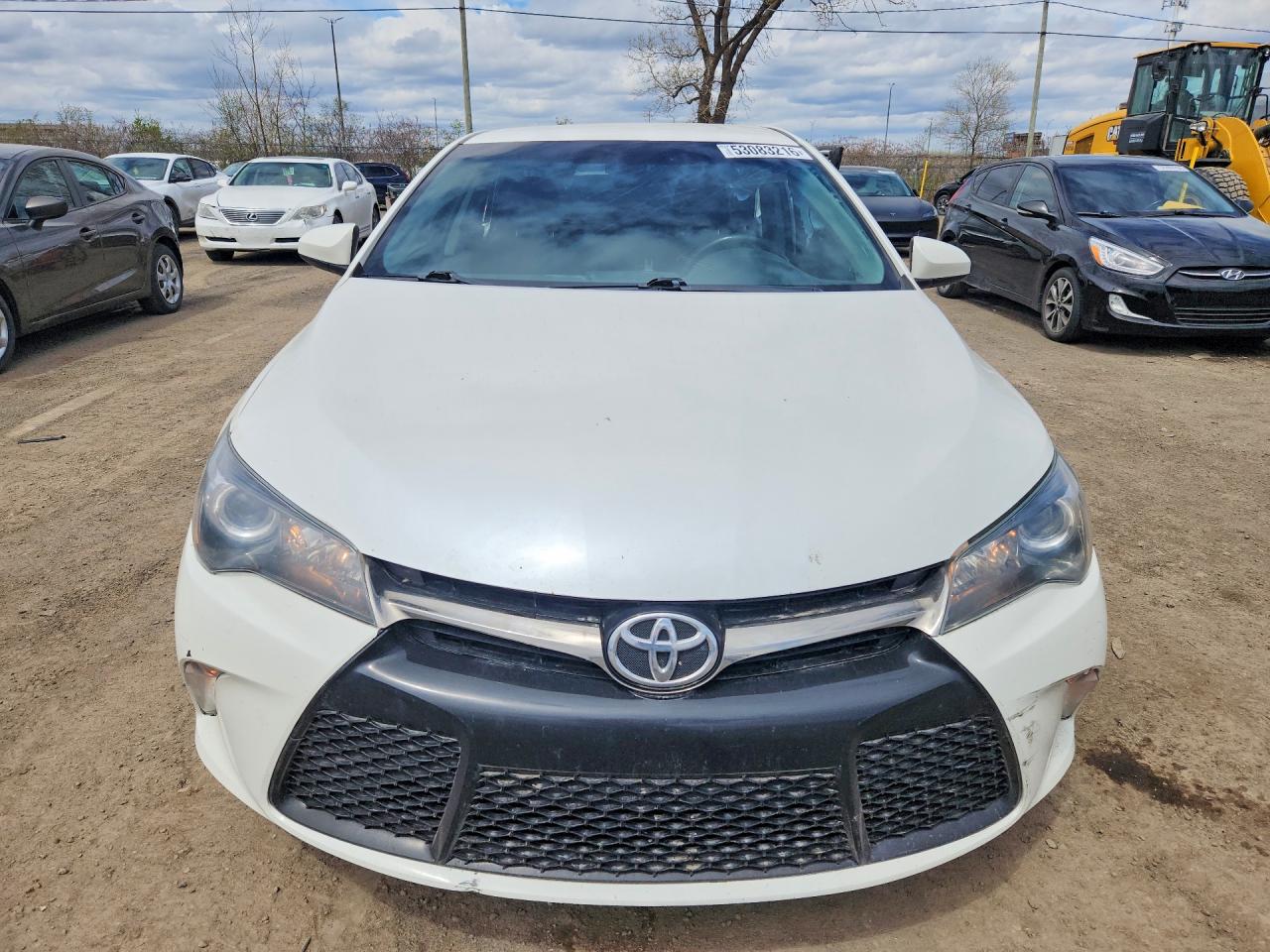 2016 TOYOTA CAMRY LE photo 5
