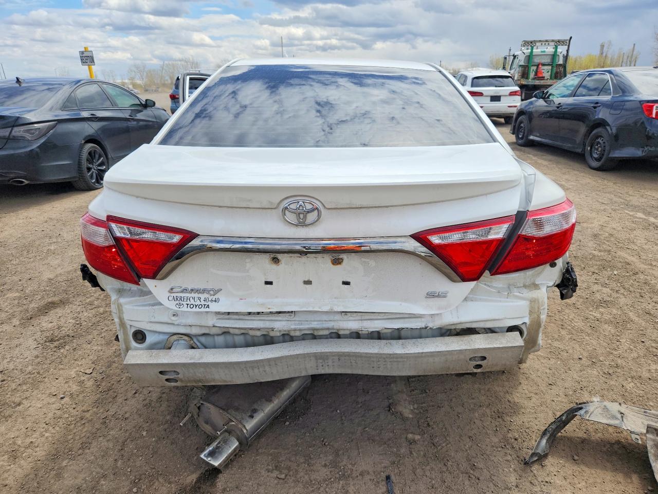 2016 TOYOTA CAMRY LE photo 6