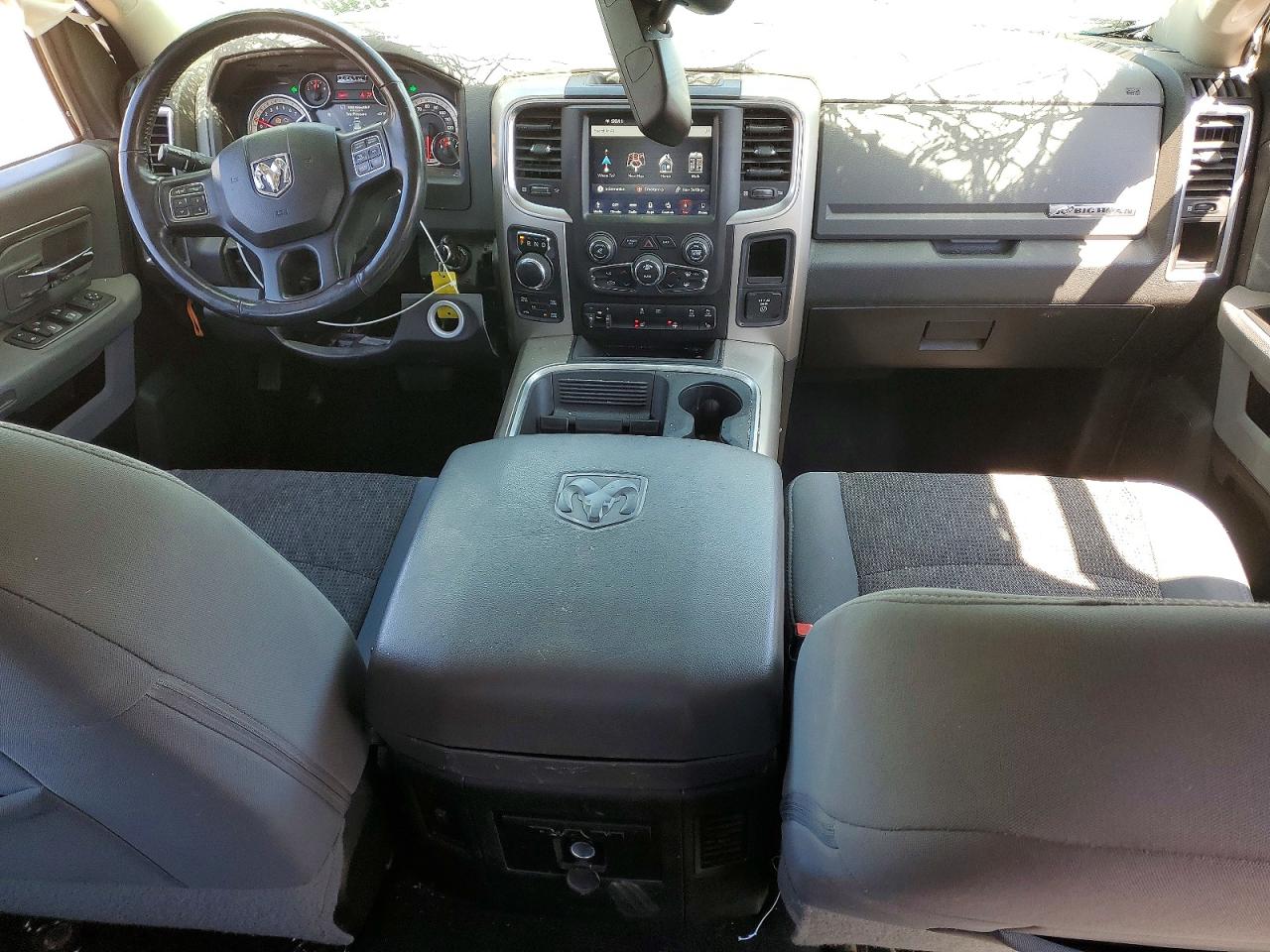 2018 RAM 1500 SLT photo 8