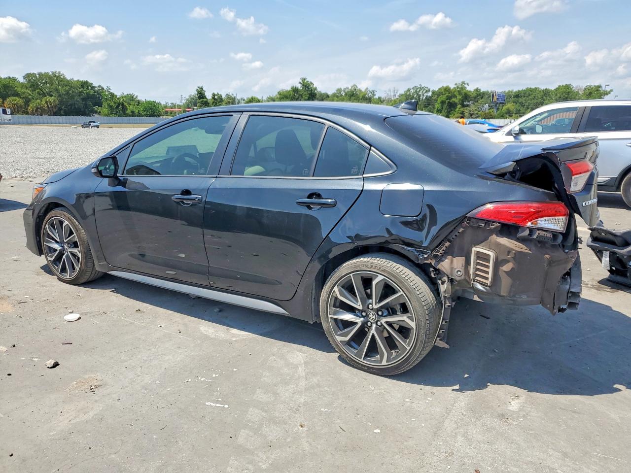 2020 TOYOTA COROLLA photo 3