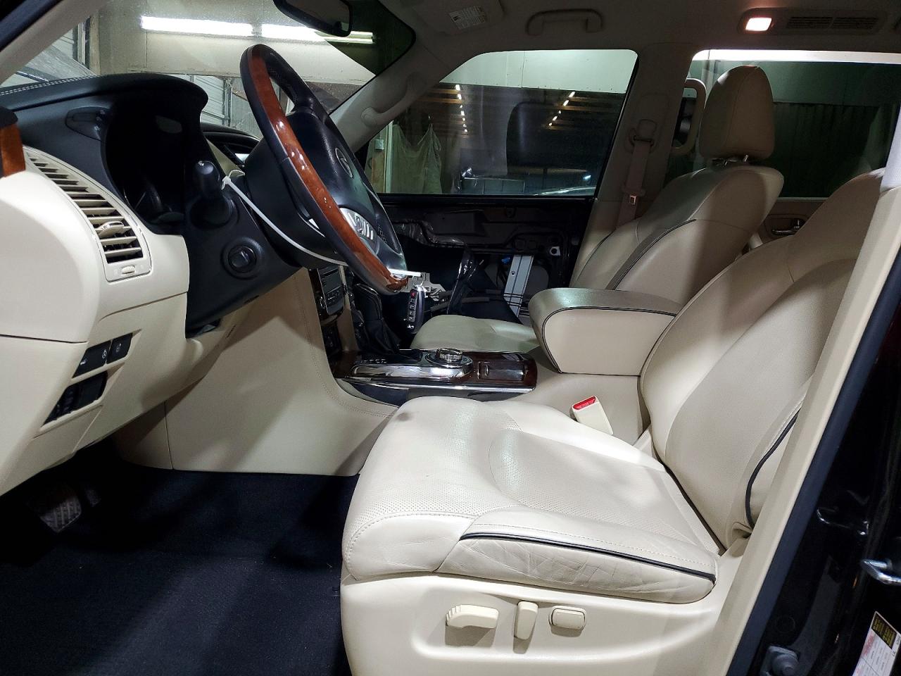 2019 INFINITI QX80 LUXE photo 13