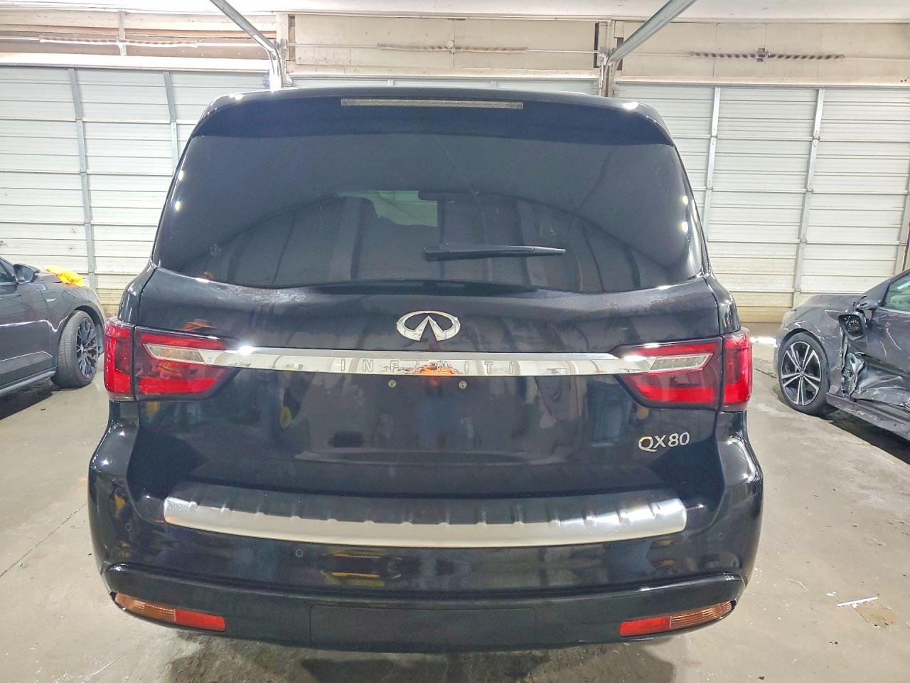 2019 INFINITI QX80 LUXE photo 11