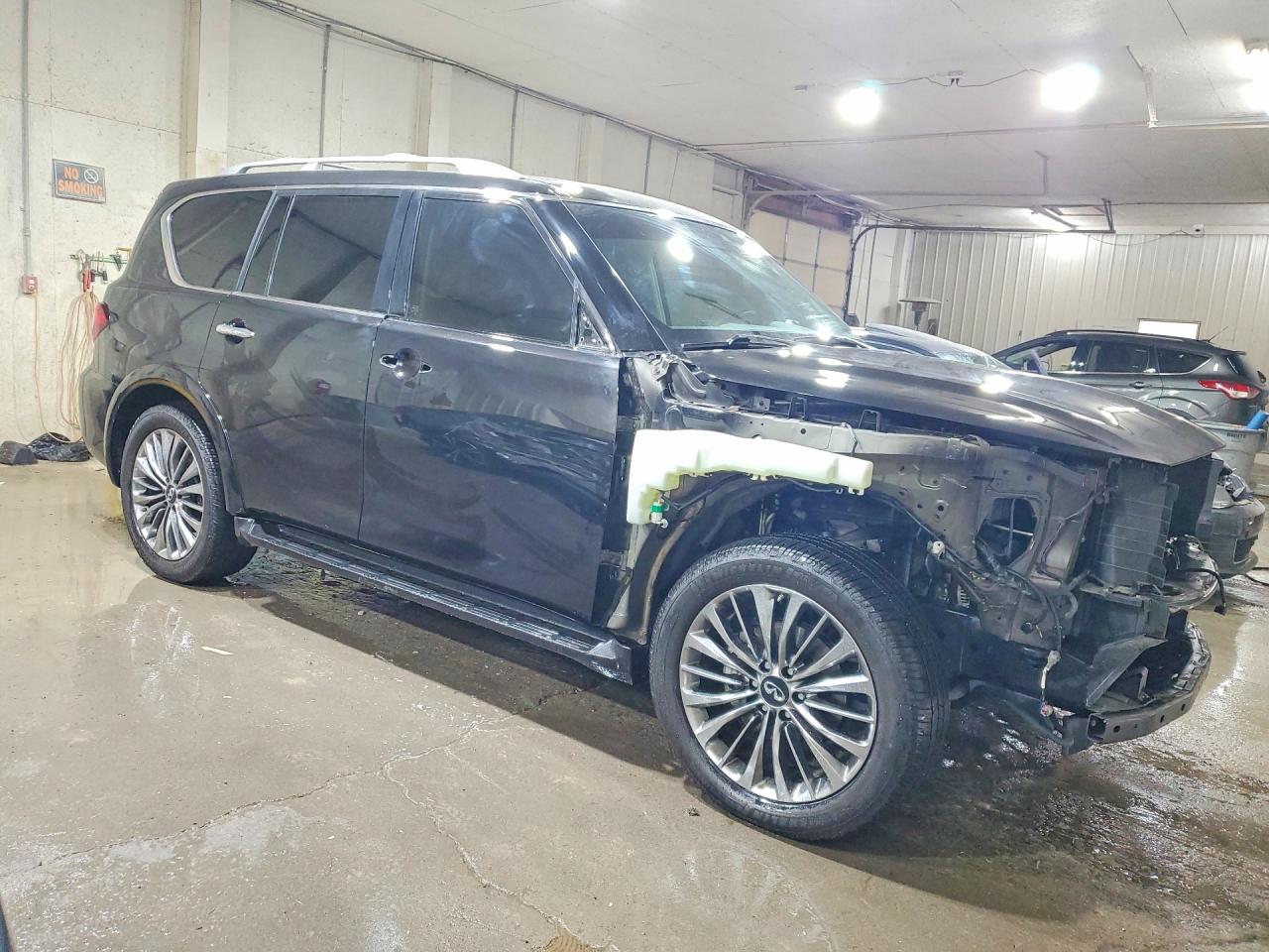 2019 INFINITI QX80 LUXE photo 7