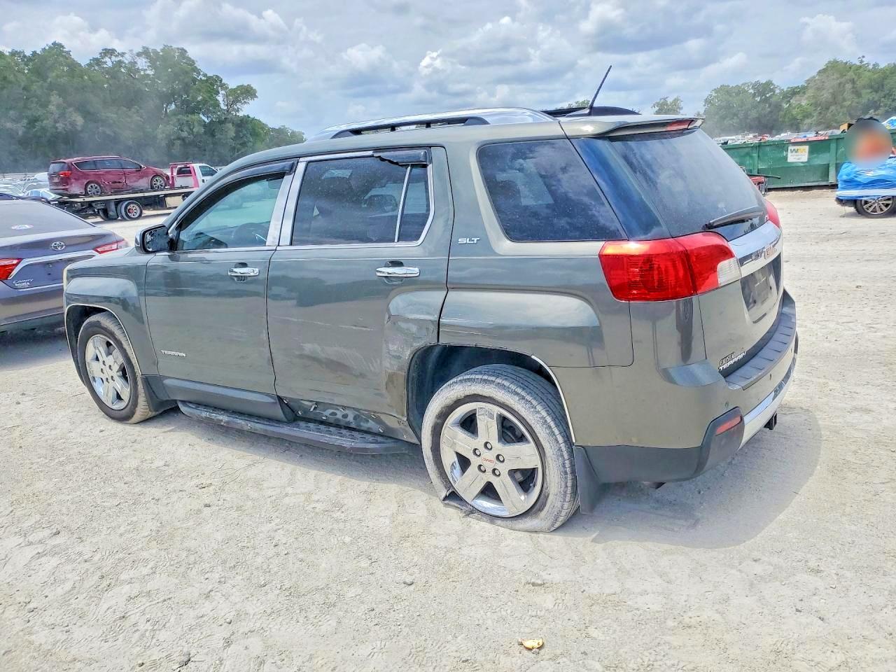2013 GMC TERRAIN SLT photo 5