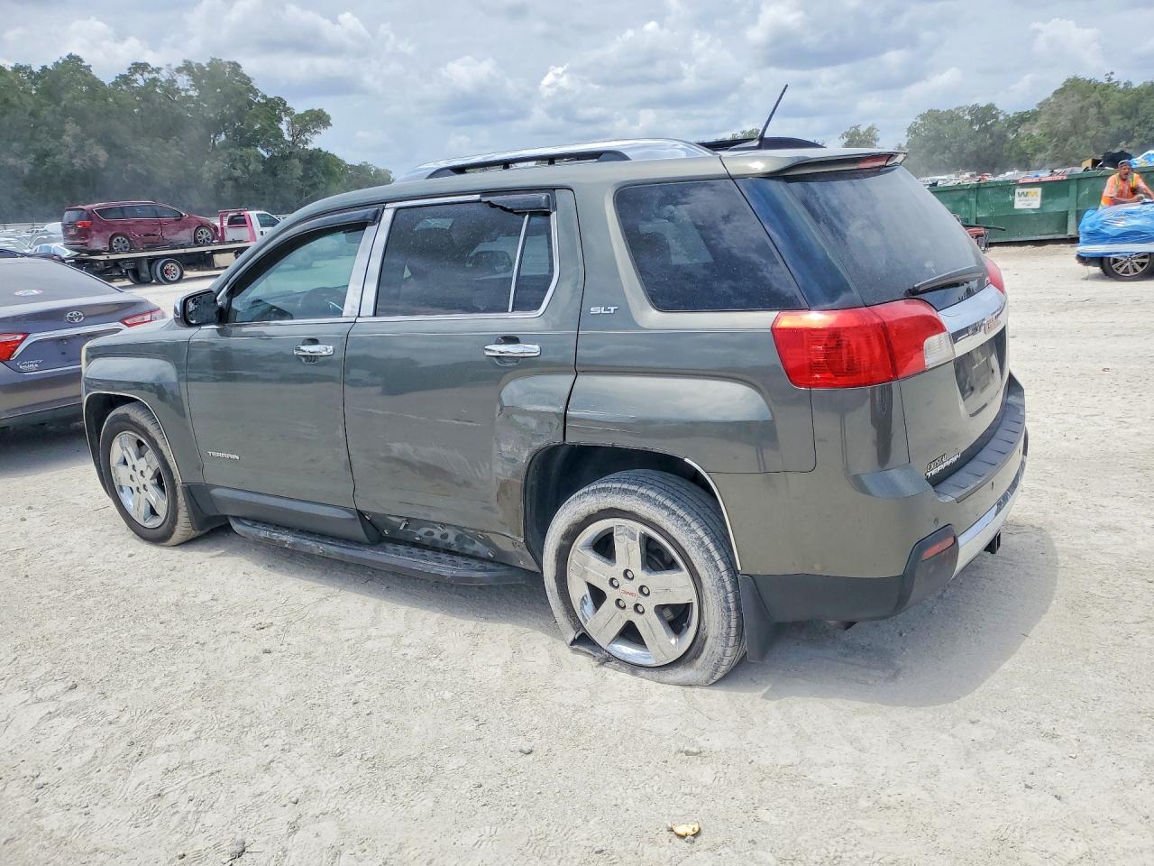 2013 GMC TERRAIN SLT photo 3