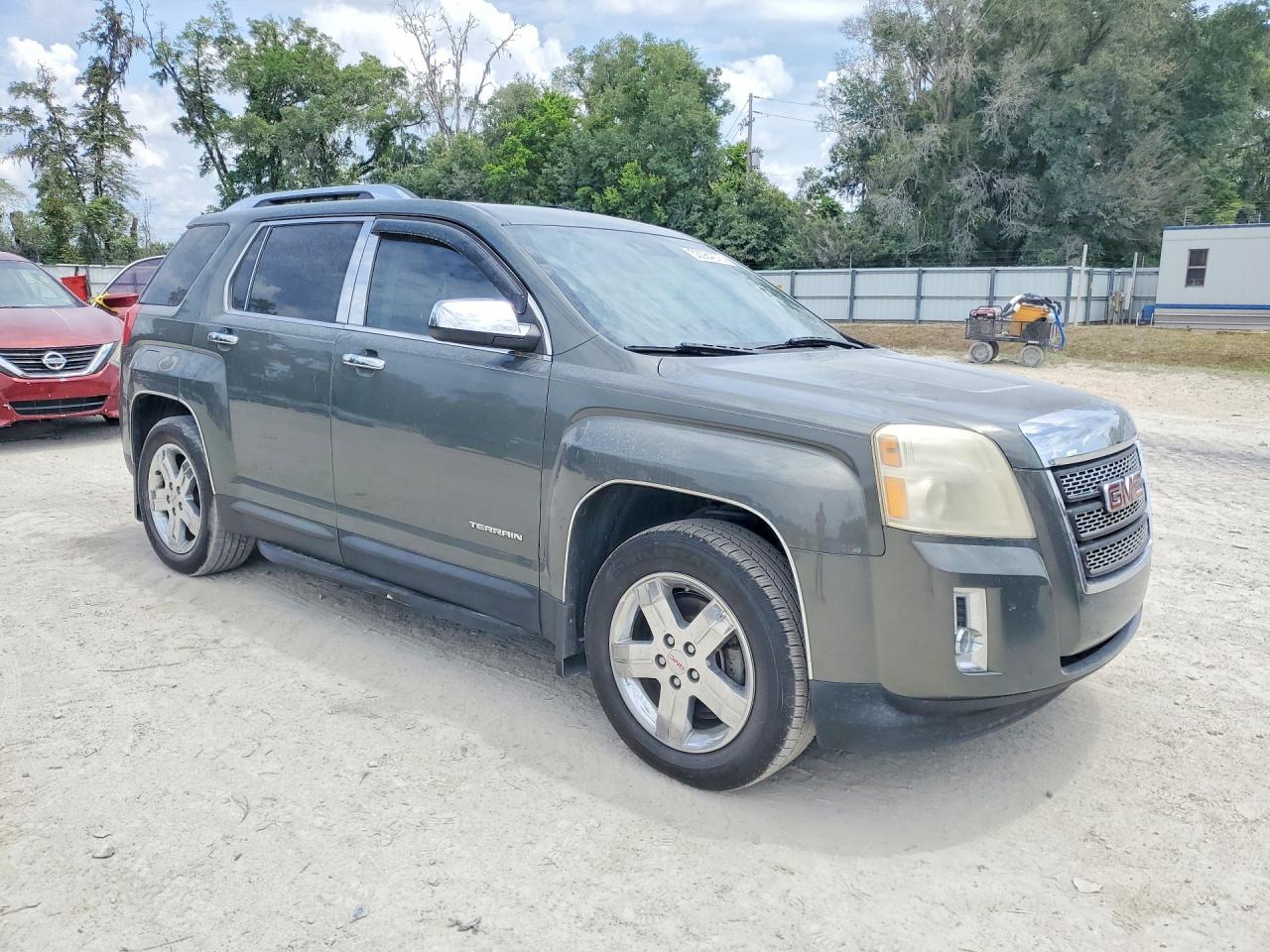2013 GMC TERRAIN SLT photo 9