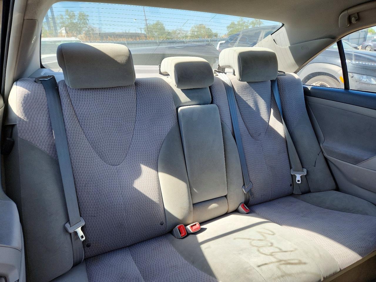 2011 TOYOTA CAMRY LE photo 28