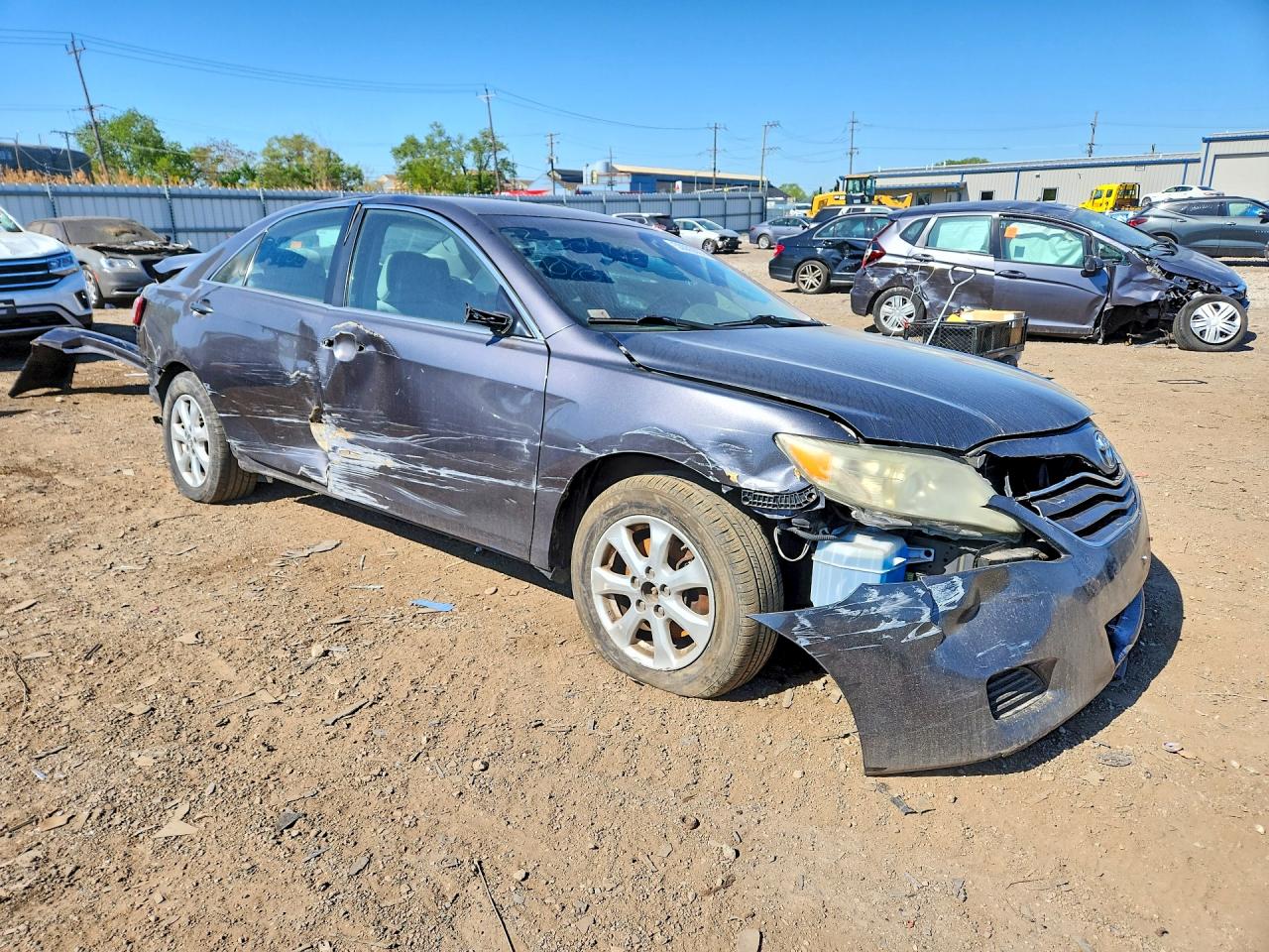 2011 TOYOTA CAMRY LE photo 10