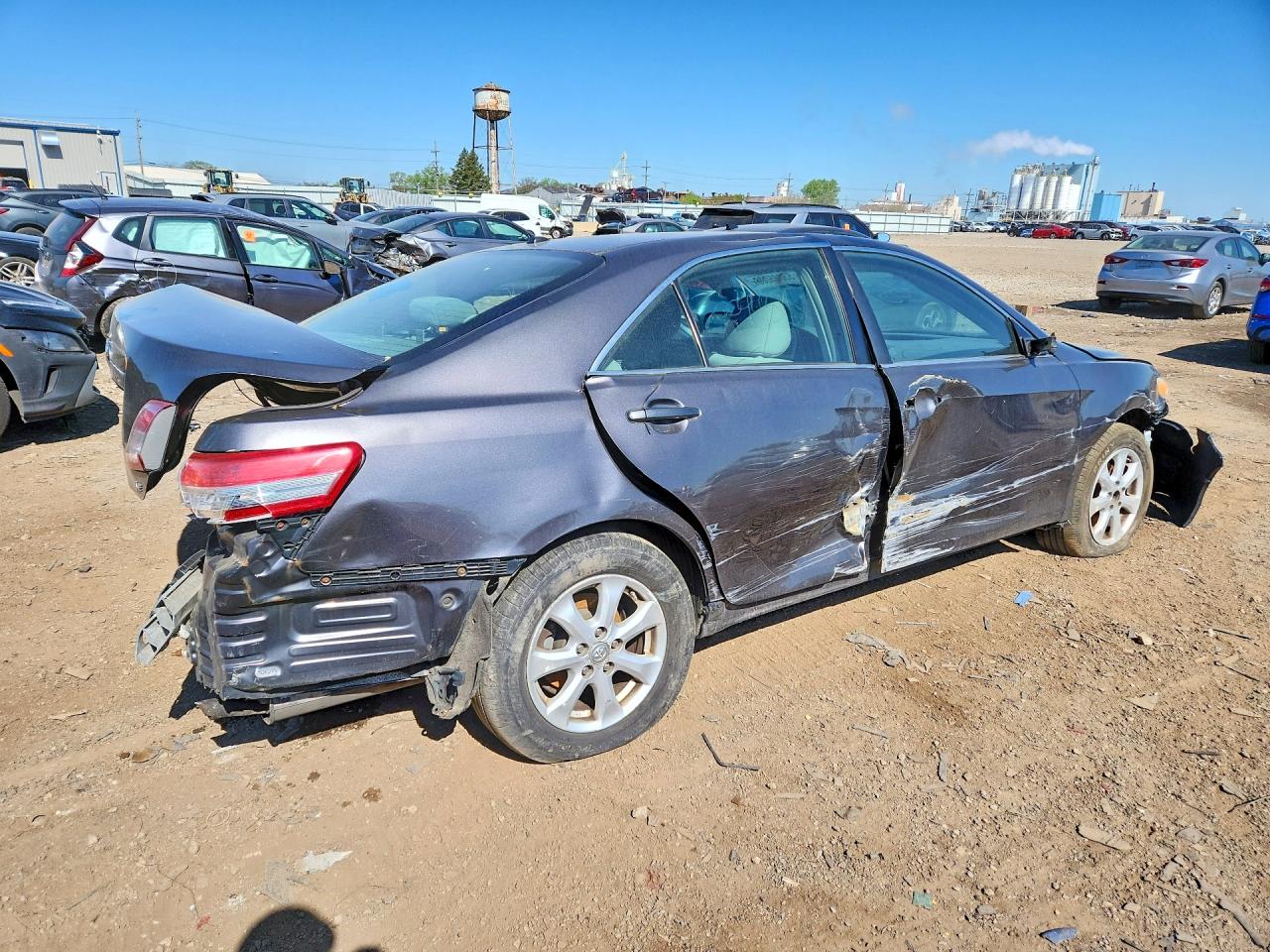 2011 TOYOTA CAMRY LE photo 7