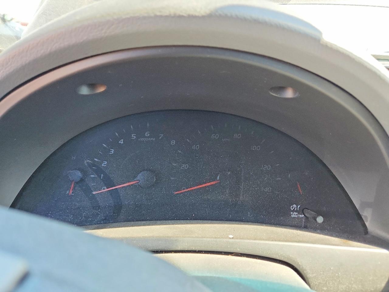 2011 TOYOTA CAMRY LE photo 25