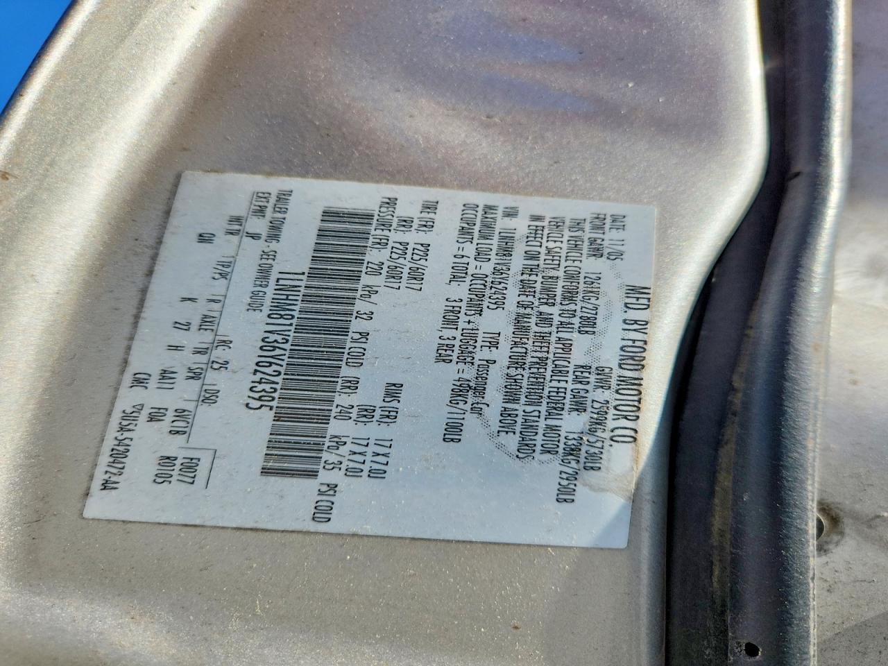2006 LINCOLN TOWN CAR SIGNATURE photo 12
